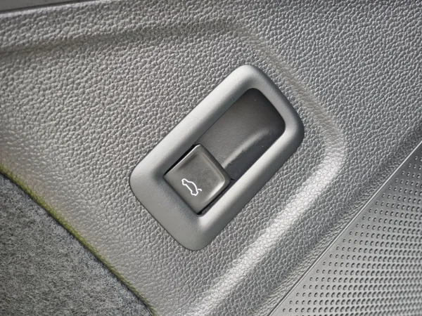 Volkswagen Passat Variant R-Line 4motion DSG 2,0 TDI 142kW 35