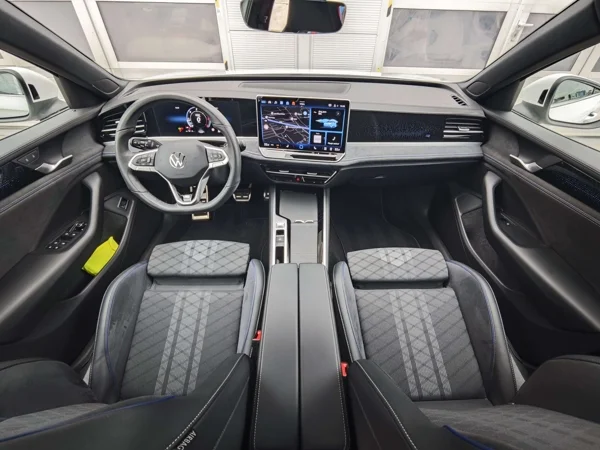 Volkswagen Passat Variant R-line DSG 2,0 TDI 110kW 13