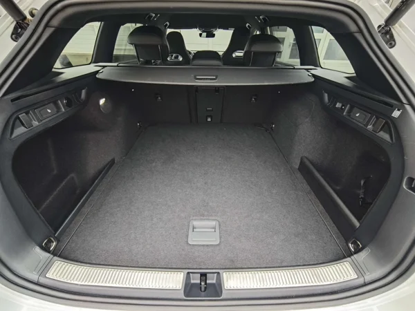 Volkswagen Passat Variant R-line DSG 2,0 TDI 110kW 39
