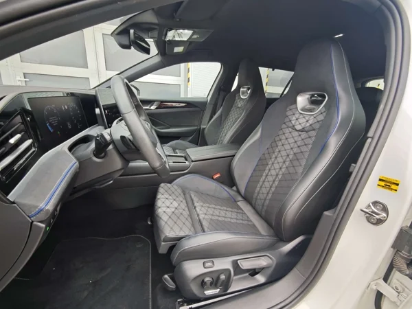 Volkswagen Passat Variant R-line DSG 2,0 TDI 110kW 11