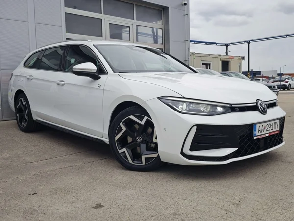Volkswagen Passat Variant R-line DSG 2,0 TDI 110kW 5