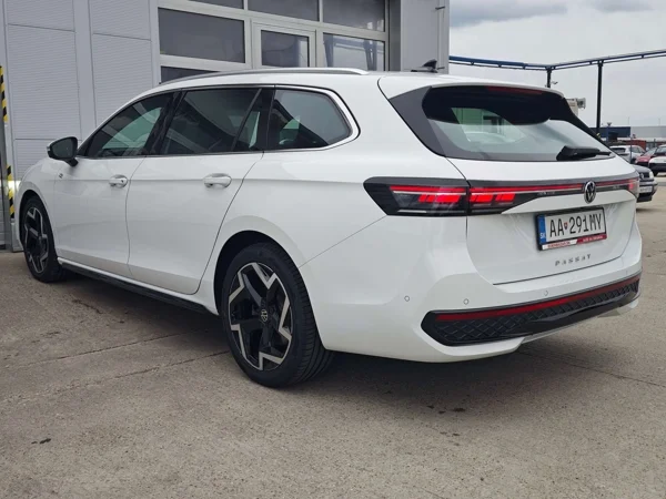 Volkswagen Passat Variant R-line DSG 2,0 TDI 110kW 7