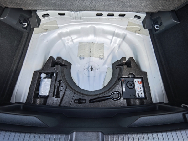 Volkswagen T-Roc Life + Winter paket TSI 85kW 27