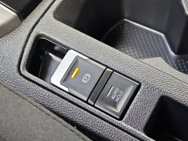 Volkswagen T-Roc Life + Winter paket TSI 85kW 22