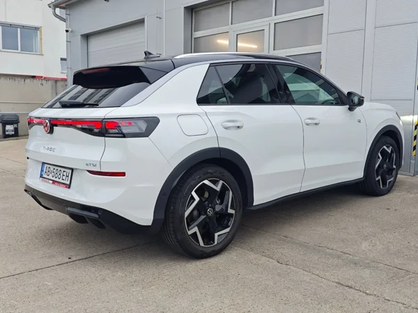 Volkswagen T-Roc R-line DSG 1.5 eTSI 110kW 2