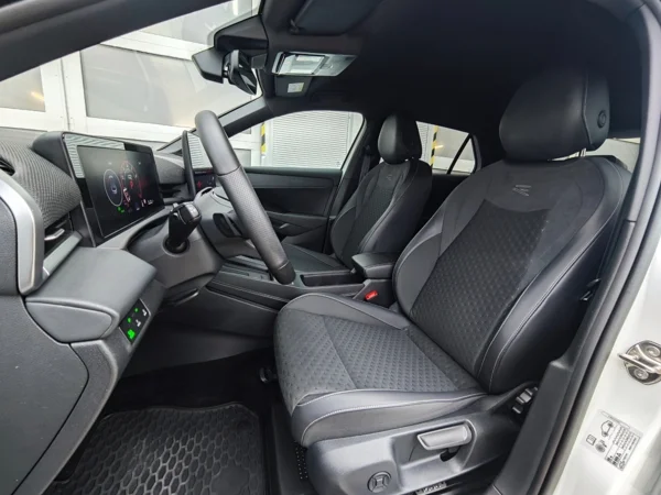 Volkswagen T-Roc R-line DSG 1.5 eTSI 110kW 11
