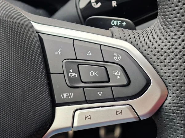 Volkswagen T-Roc R-line DSG 1.5 eTSI 110kW 31