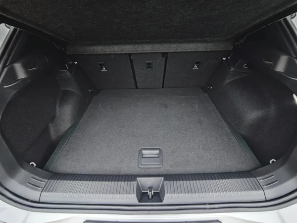 Volkswagen T-Roc R-line DSG 1.5 eTSI 110kW 36
