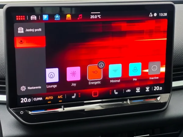 Volkswagen T-Roc R-line DSG 1.5 eTSI 110kW 22