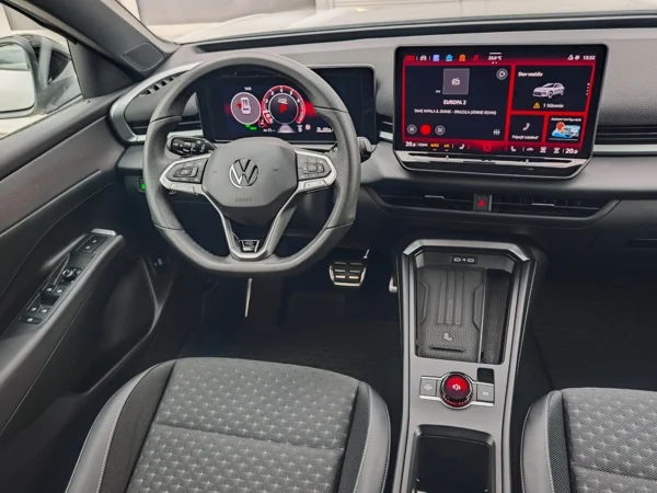 Volkswagen T-Roc R-line DSG 1.5 eTSI 110kW 3