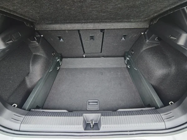 Volkswagen T-Roc R-line DSG 1.5 eTSI 110kW 37