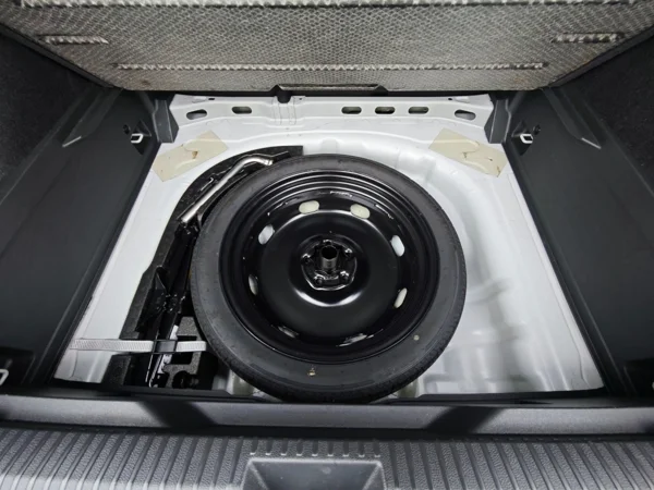 Volkswagen T-Roc R-line DSG 1.5 eTSI 110kW 38