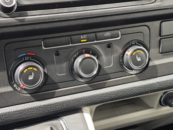 Volkswagen T6 Transporter DSG 2,0 TDI 110kW 25