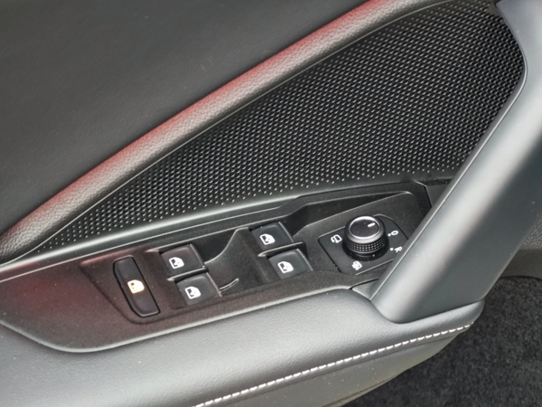 Volkswagen Tiguan DSG 2,0 TDI 110kW 34