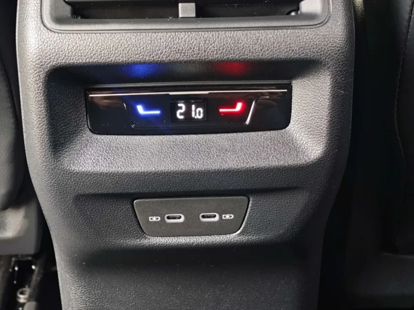 Volkswagen Tiguan DSG 2,0 TDI 110kW 38
