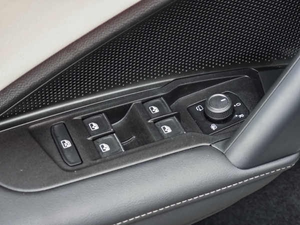 Volkswagen Tiguan Elegance DSG 2,0 TDI 110kW 33