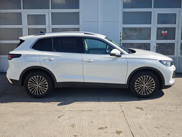 Volkswagen Tiguan Elegance DSG 2,0 TDI 110kW 9