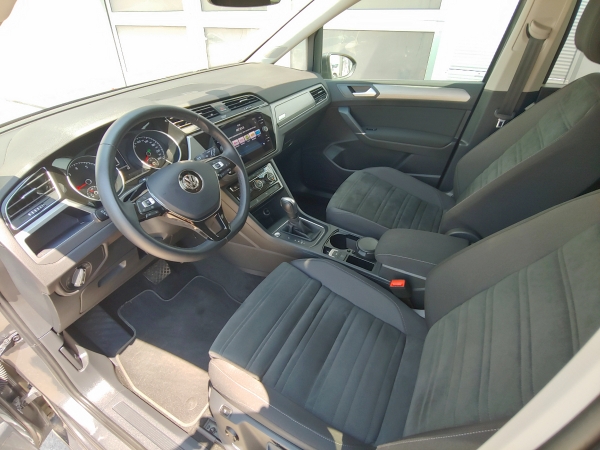 Volkswagen Touran Comfortline 1,5 TSI OPF DSG 110kW 2020/4 - Rodinné -  Vozidlá na predaj - EDENbazar