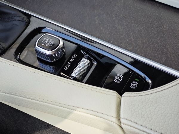 Volvo V90 Cross Country PRO Polestar Engineered AWD D4  140kW 27