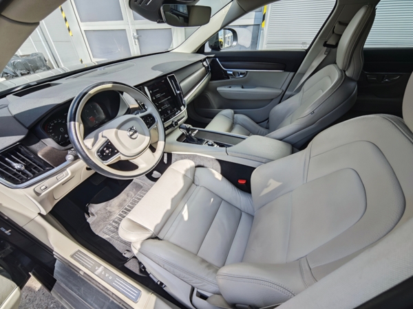 Volvo V90 Cross Country PRO Polestar Engineered AWD D4  140kW 10