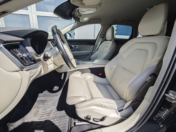 Volvo V90 Cross Country PRO Polestar Engineered AWD D4  140kW 11