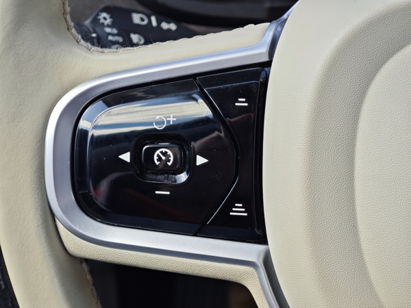 Volvo V90 Cross Country PRO Polestar Engineered AWD D4  140kW 31