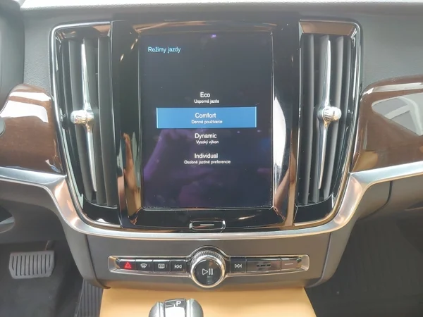 Volvo V90 D5 INSCRIPTION AWD A/T 2.0 173kW 16