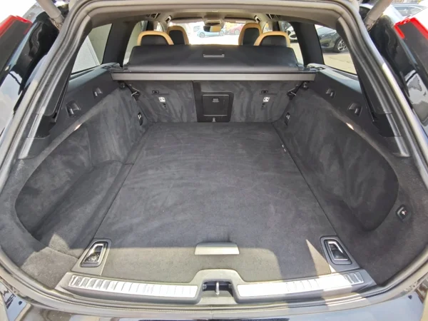 Volvo V90 D5 INSCRIPTION AWD A/T 2.0 173kW 34