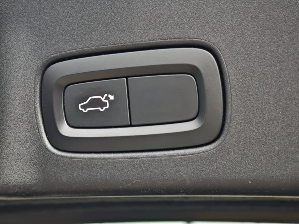 Volvo V90 D5 INSCRIPTION AWD A/T 2.0 173kW 33