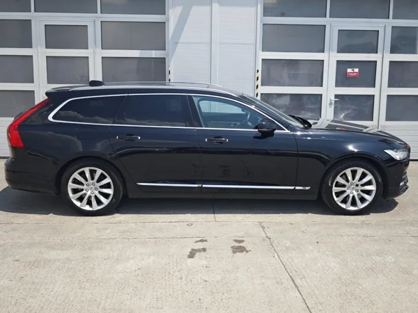 Volvo V90 D5 INSCRIPTION AWD A/T 2.0 173kW 9
