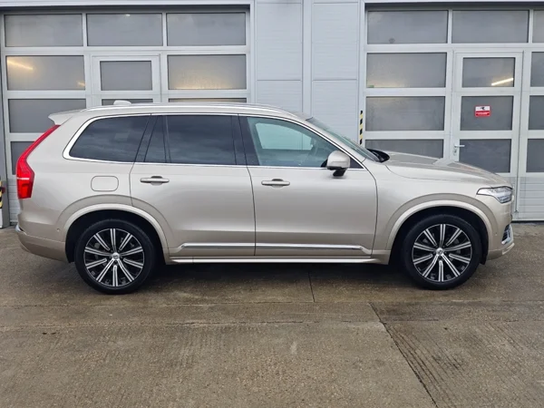 Volvo XC90 PLUS BRIGHT AWD B5 D 173kW 10