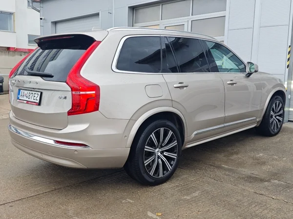 Volvo XC90 PLUS BRIGHT AWD B5 D 173kW 2