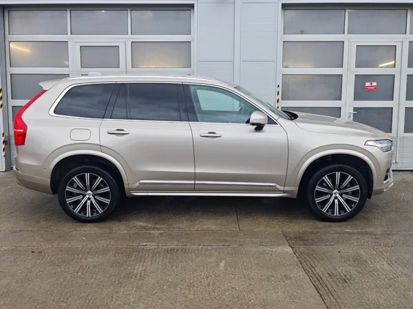 Volvo XC90 PLUS BRIGHT AWD B5 D 173kW 11