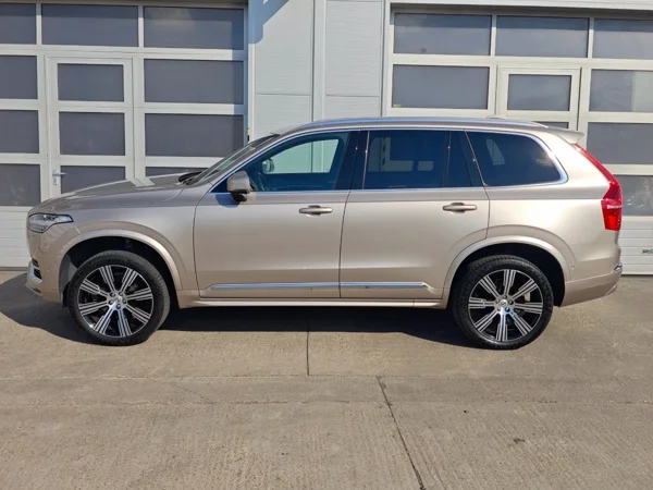 Volvo XC90 PLUS BRIGHT AWD B5 D 173kW 9